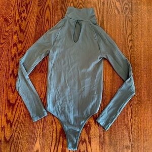 Free People Intimately mock neck L/S Bodysuit moss green thong ribbed stretchy